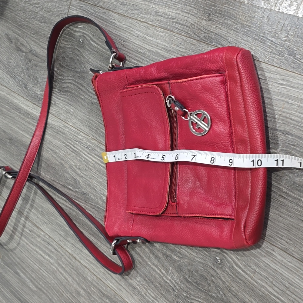 Giani Bernini Leather Red Shoulder Bag. - Picture 14 of 16